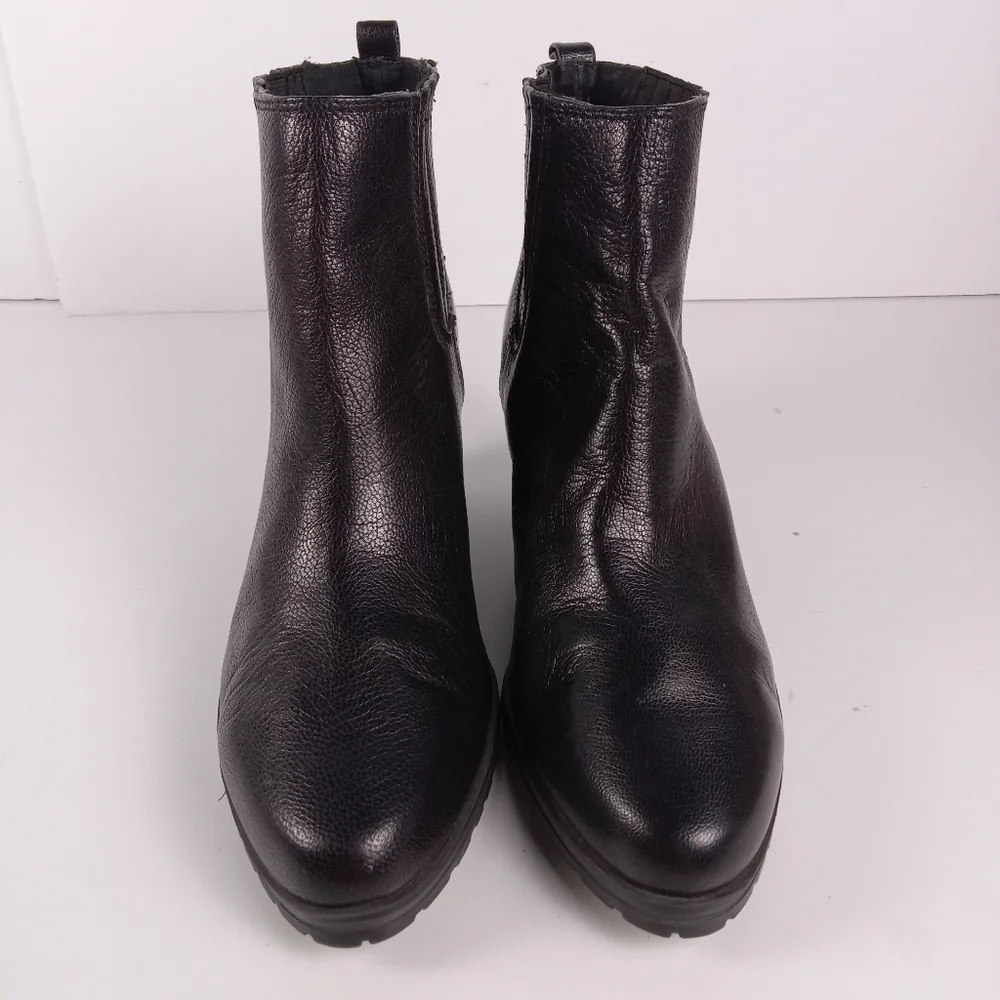 Ellen Tracy Terence Ankle Boots Size 7.5 Black Leather Wedge Pull-On Modern Goth
